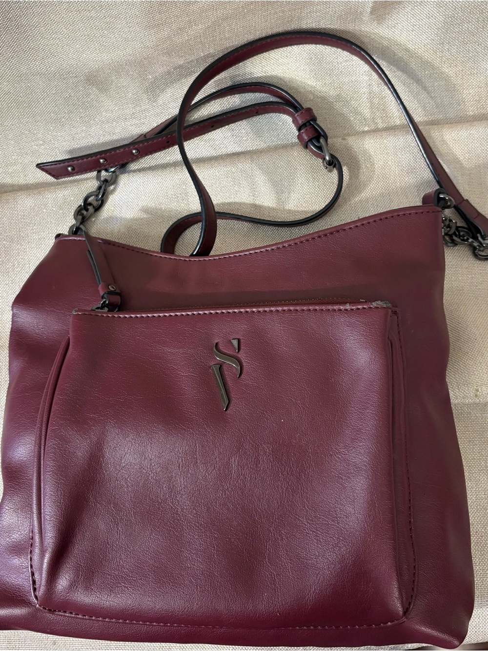 Simply Vera Vera Wang Burgundy Crossbody Shoulder Bag - Picture 2 of 5